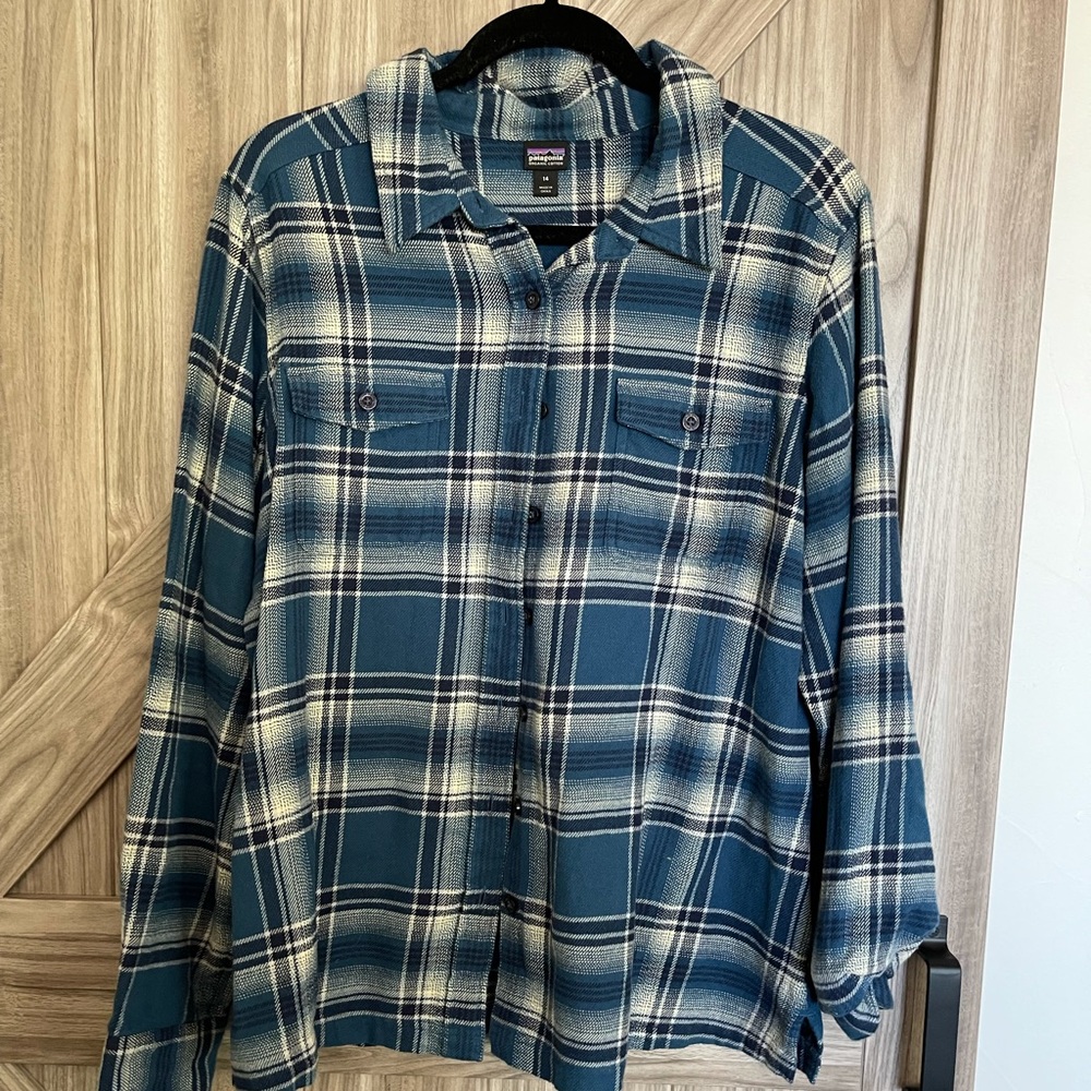 Women’s size 14 long sleeve Patagonia flannel